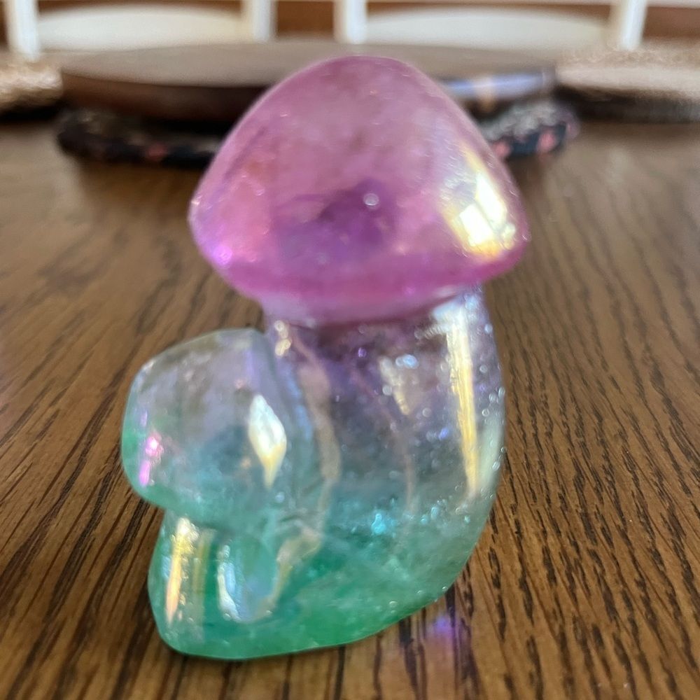 Aura Clear CrystalQuartz Double Mushroom Carving 101g - Picture 3 of 8